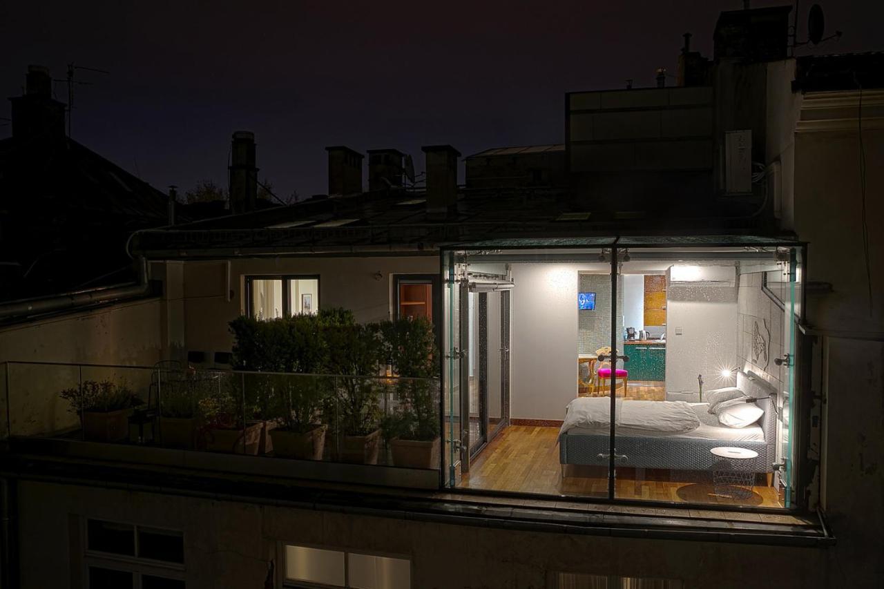 Main Square Studio With Terrace & Air Condition كراكوفيا المظهر الخارجي الصورة