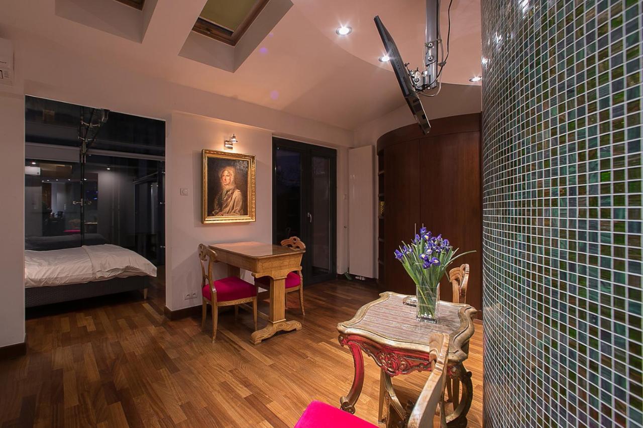 Main Square Studio With Terrace & Air Condition كراكوفيا المظهر الخارجي الصورة
