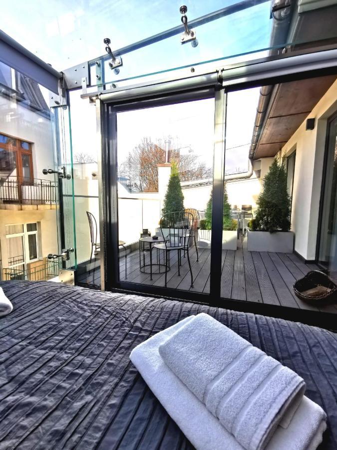 Main Square Studio With Terrace & Air Condition كراكوفيا المظهر الخارجي الصورة