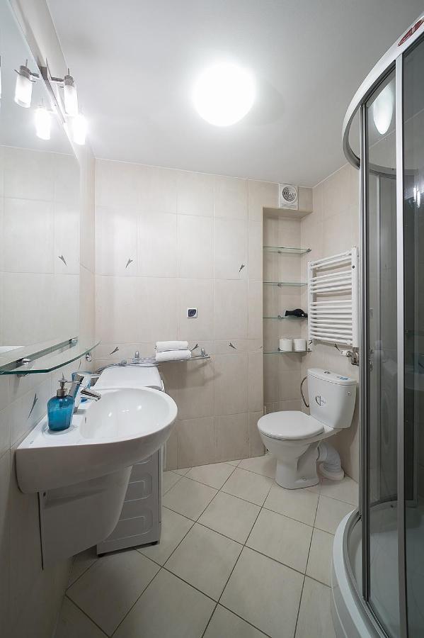 Main Square Studio With Terrace & Air Condition كراكوفيا المظهر الخارجي الصورة